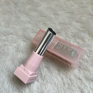 Maybelline Glaze Oil Balm in açaí glaze